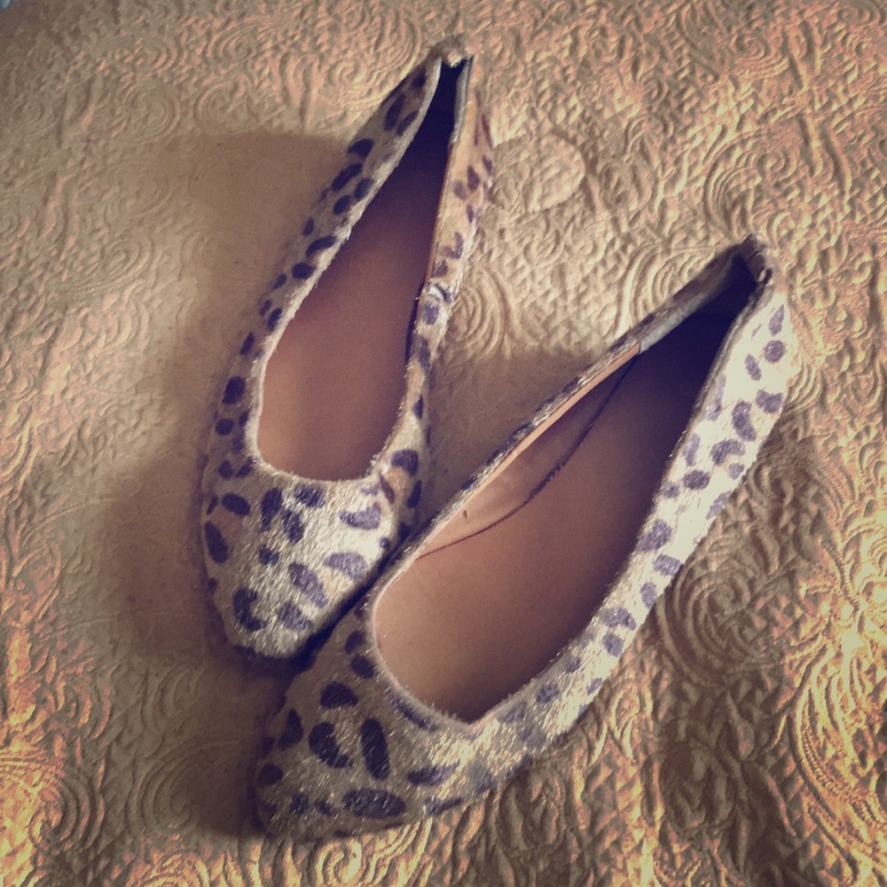 Gap flat casual shoe